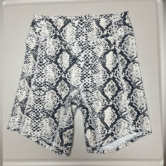 Balance Athletica/Vitality python rider shorts M - Picture 3 of 4